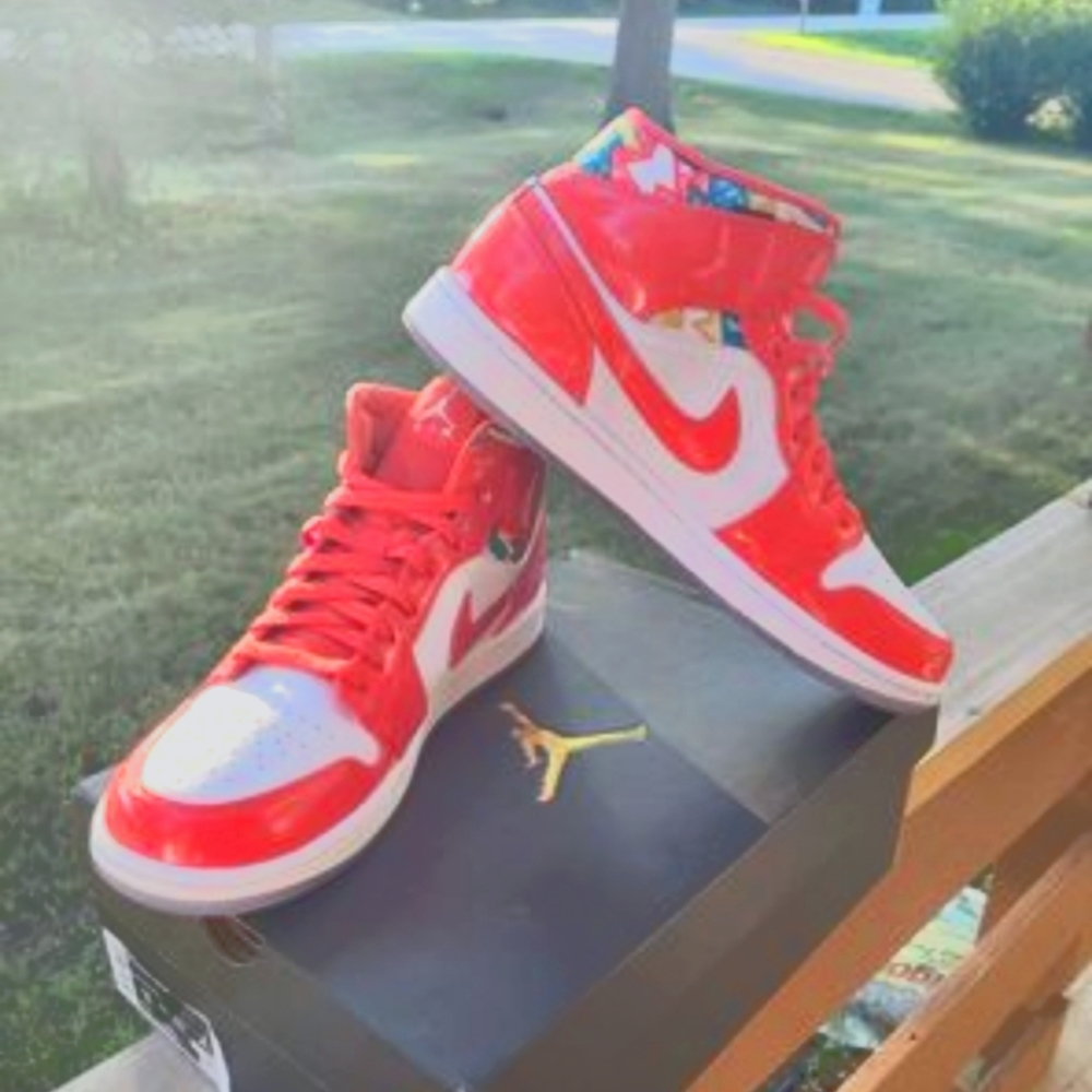 Air Jordan 1 Mid SE